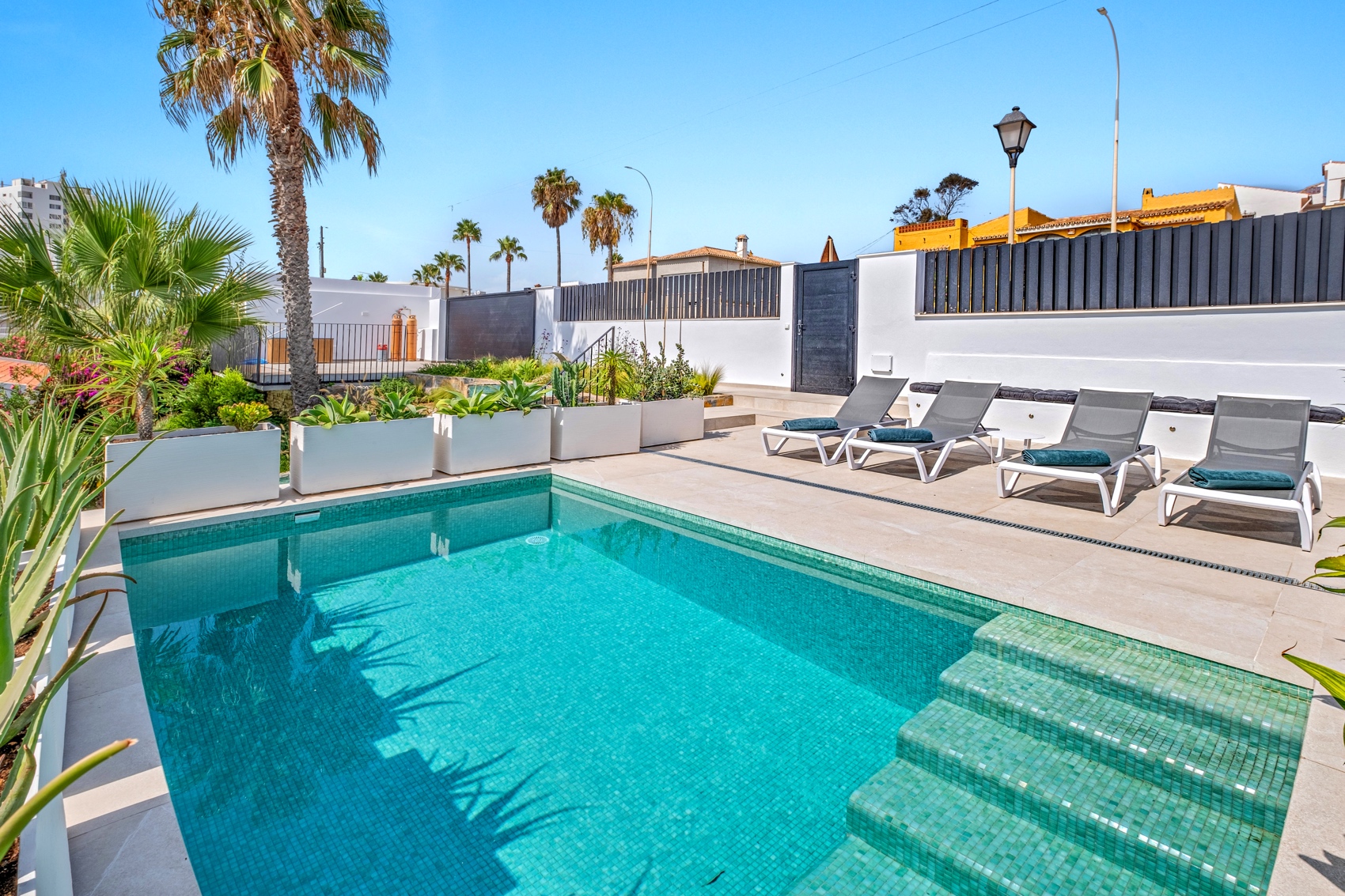 Villa Karma pool