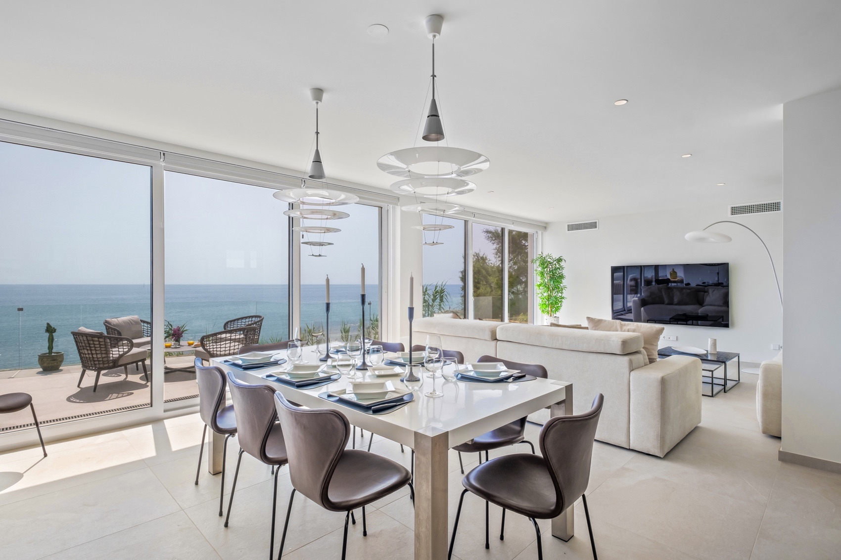 Villa Karma dining