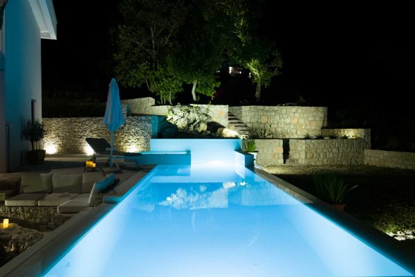 Pool-by-night