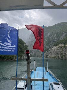 Det albanske flag (set et par gange nu)
