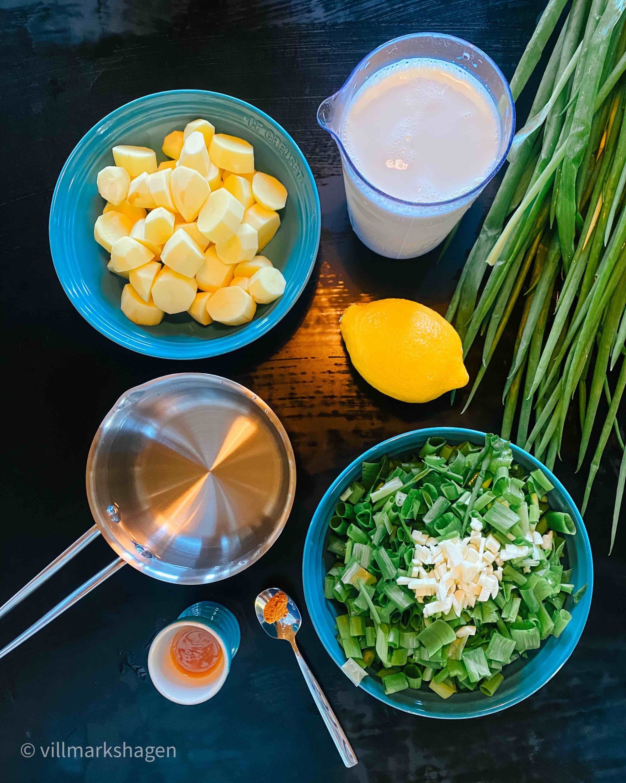 Mandelpotet- og vårløksuppe