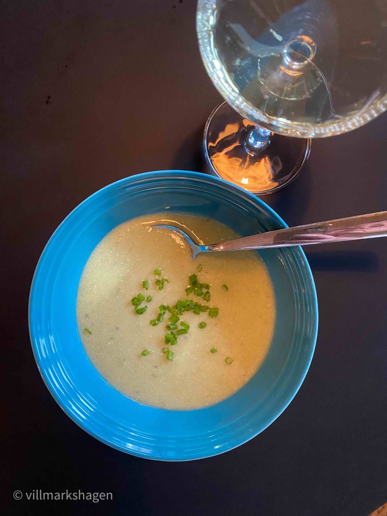 Mandelpotet- og vårløksuppe fra Villmarkshagen