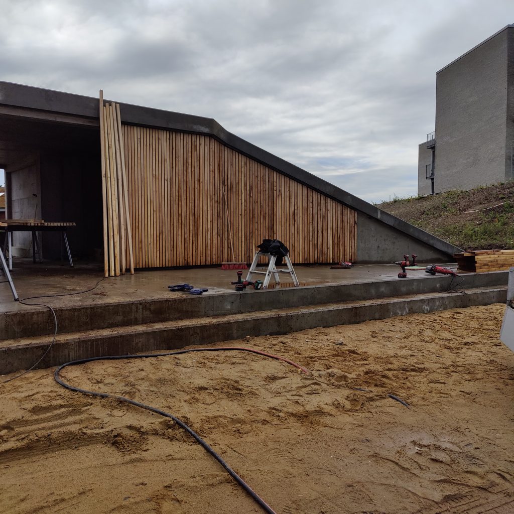 Opsætning af træliste facade