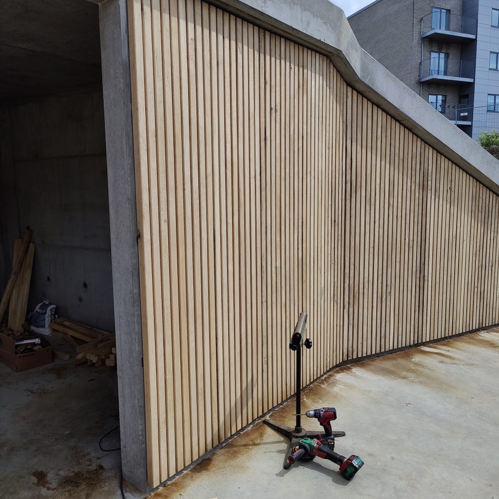opsætning af trælister facade