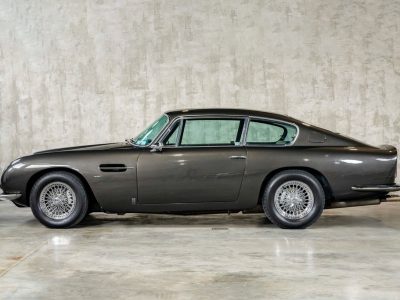 Aston Martin DB6 Coupé