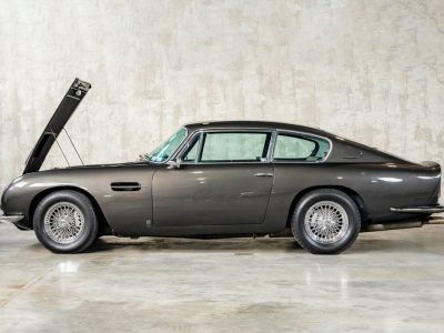 Aston Martin DB6 Coupé