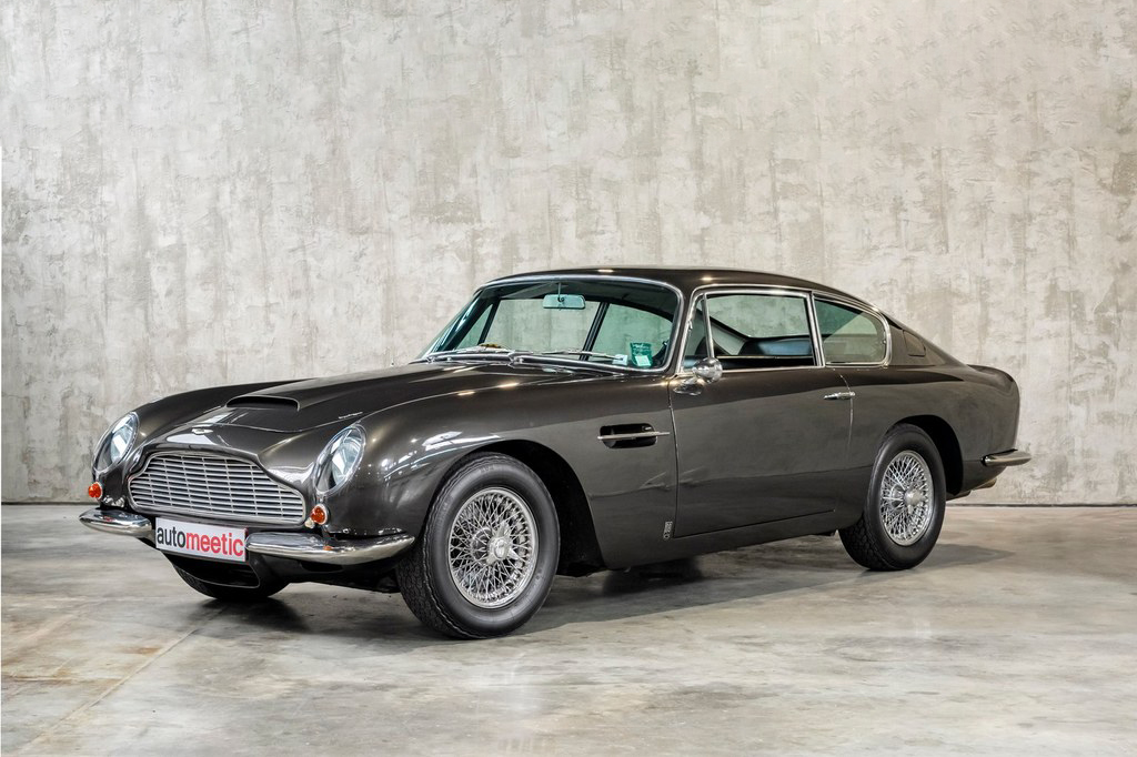 Aston Martin DB6 Coupé