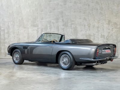 Aston Martin DB6 Vantage Volante