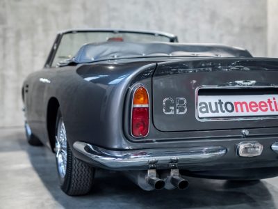 Aston Martin DB6 Vantage Volante