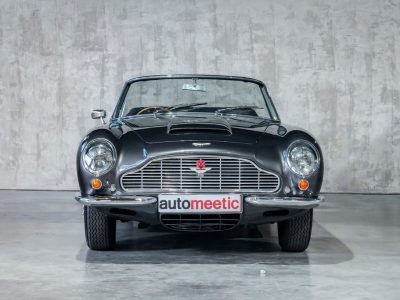 Aston Martin DB6 Vantage Volante