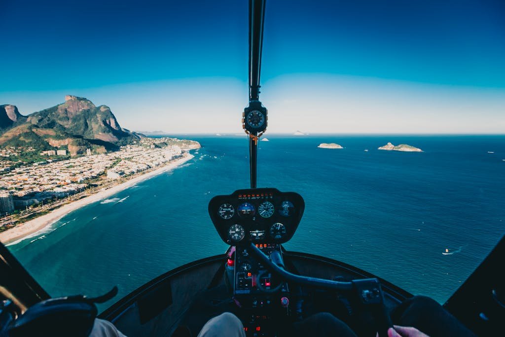 helicopter ride in Rio - giro in elicottero a Rio de Janeiro - un tour d'hélicoptère à Rio de Janeiro - helikoptervlucht in Rio de Janeiro - Hubschrauberflug in Rio de Janeiro - passeio de helicóptero no Rio de Janeiro - paseo en helicóptero por Río de Janeiro