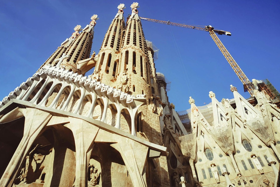 Toiletten in Sagrada Familia - Toiletten in der Sagrada Familia - Baños en la Sagrada Familia - サグラダ・ファミリアのトイレ - Bagni nella Sagrada Familia - Toilettes dans la Sagrada Familia - Toilets in Sagrada Familia
