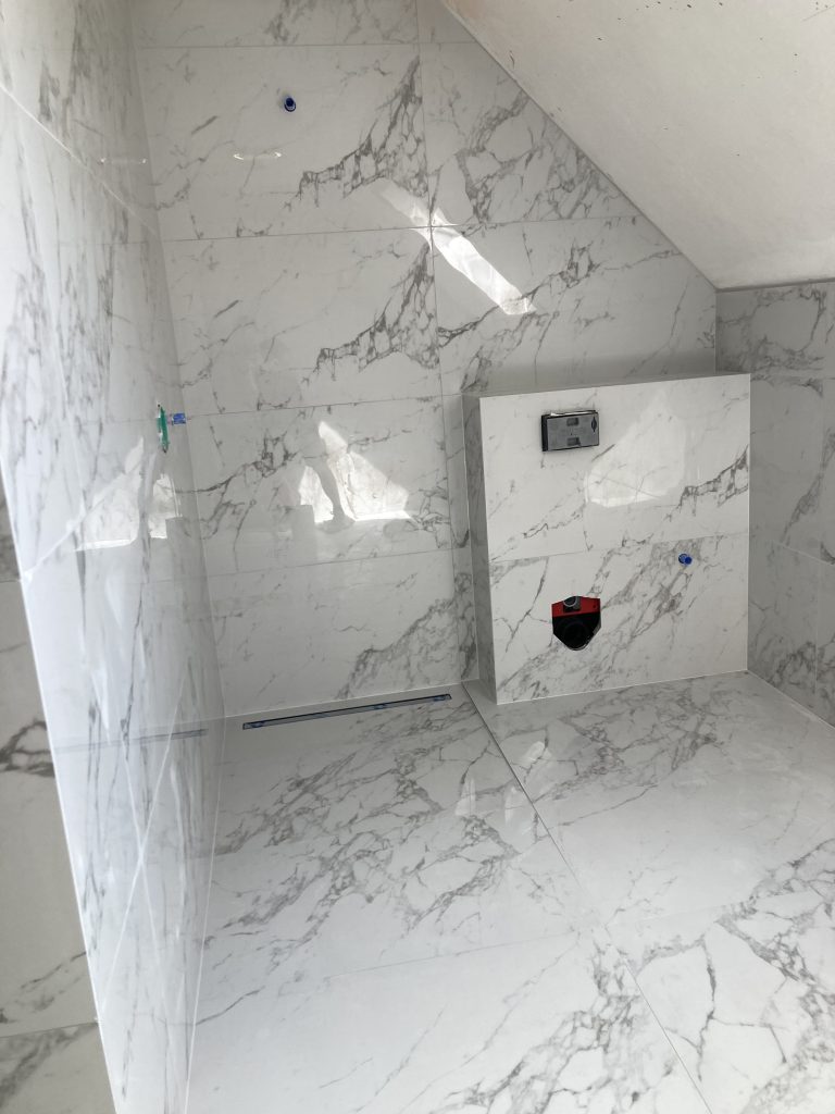 IMG_1388 Realisatie badkamer en wandtegels door Vloerwerken Azou — project 3