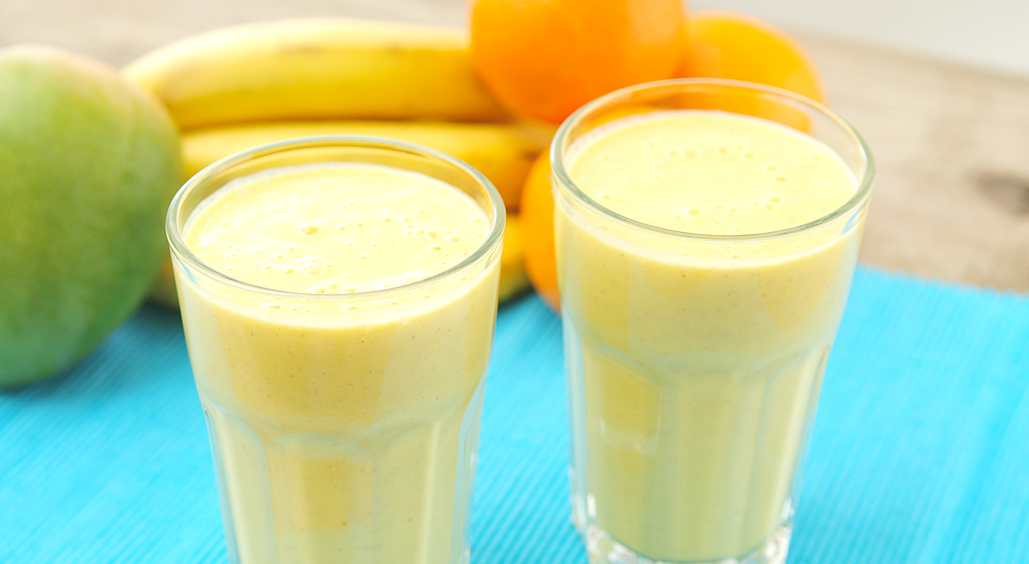 Mango smoothie met banaan en sinaasappel