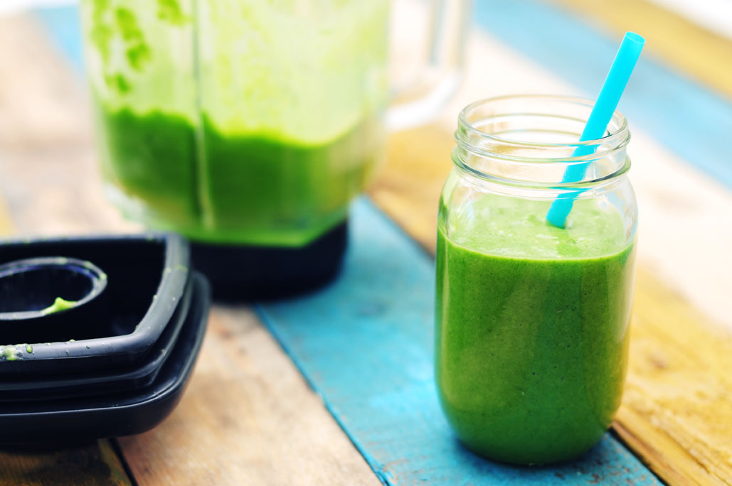 Groene smoothie met boerenkool en mango