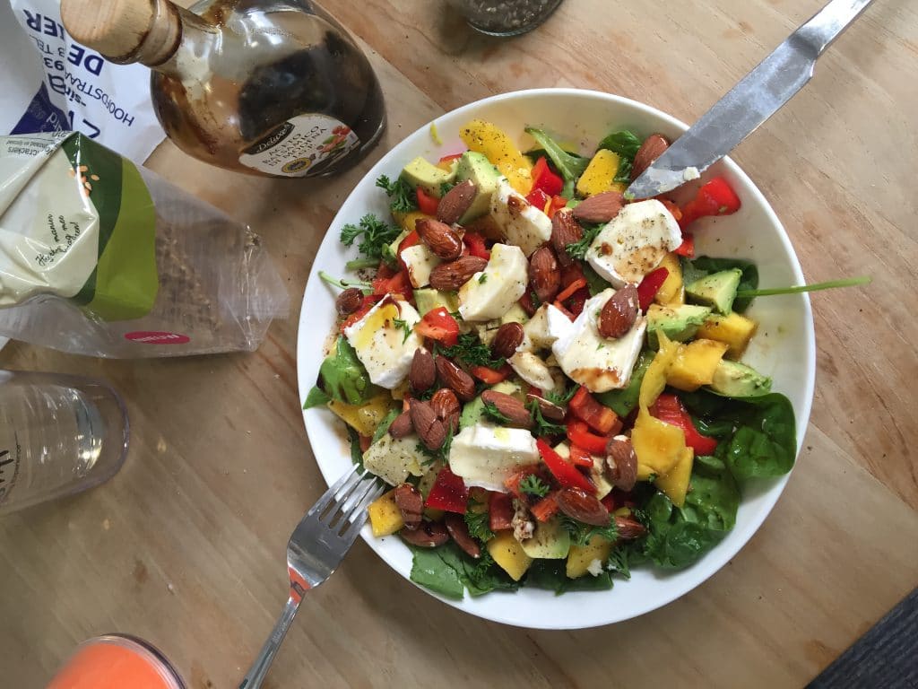 salade met mango en brie iPhone foto