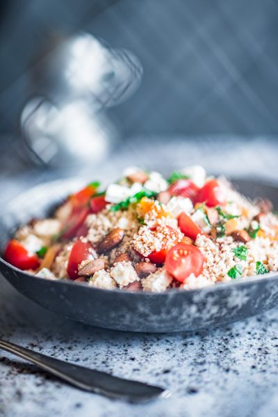 volkoren couscous salade met gedroogde abrikoos en feta