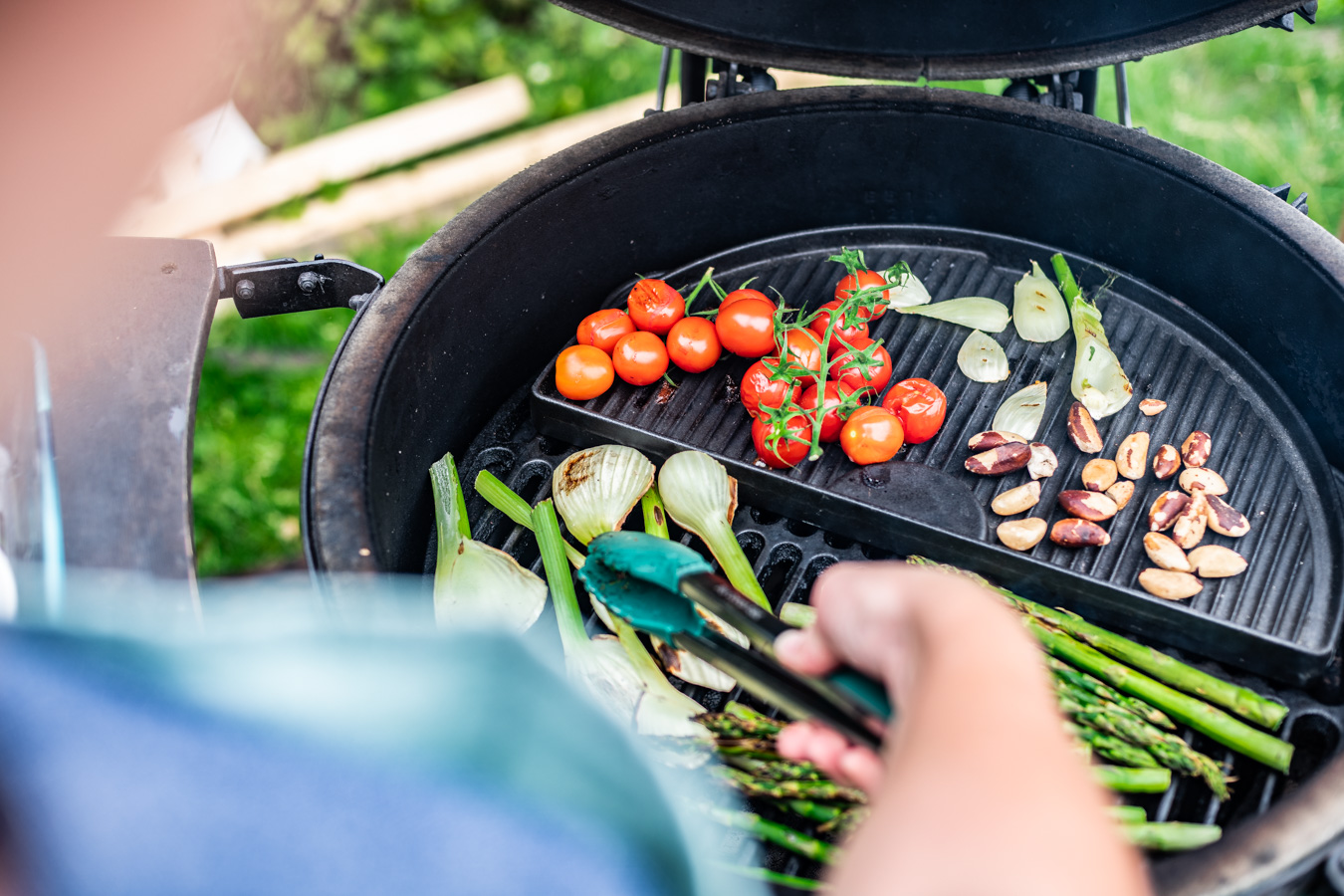 asperges venkel tomaat grillen op de BBQ