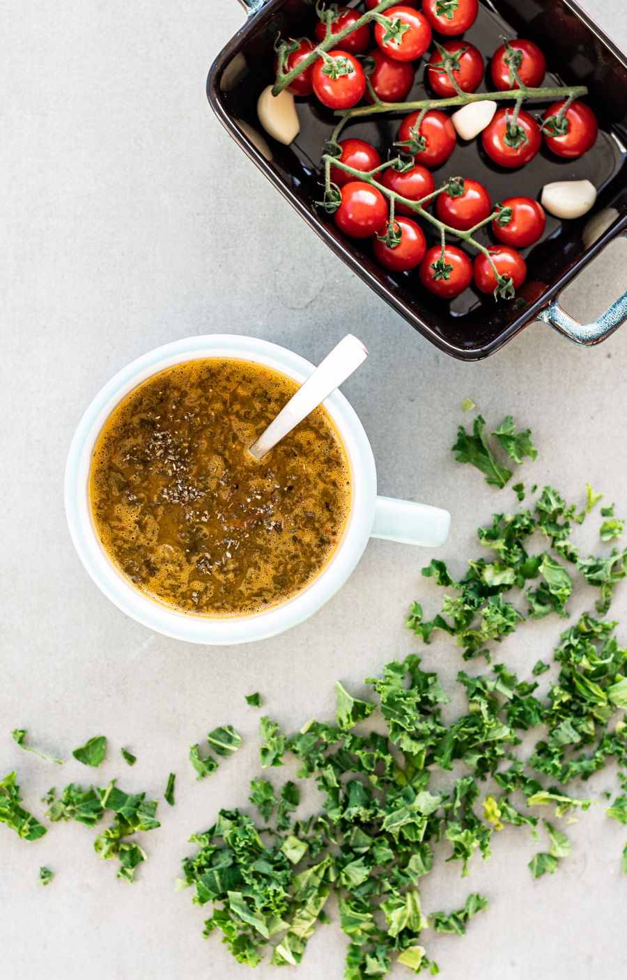 boerenkoolsoep met geroosterde tomaten