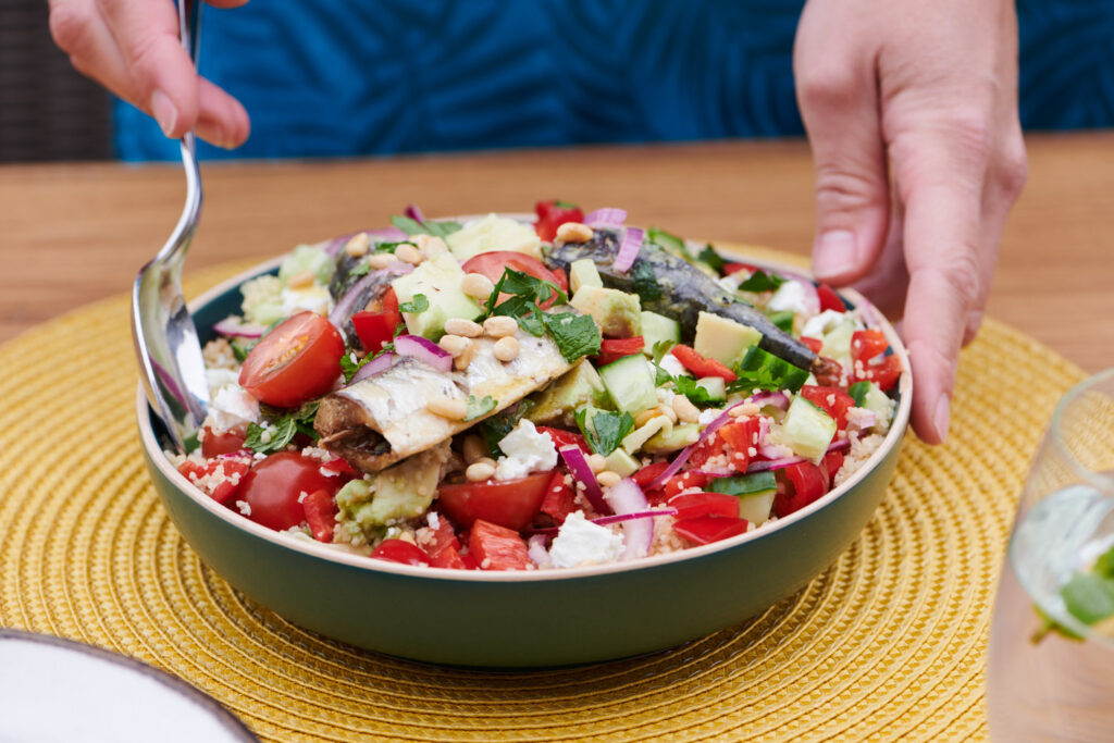 couscous salade met sardines en citroendressing