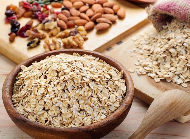 6 benefici salutari per la salute mangiando farina d'avena | La farina d' avena è sana da mangiare?