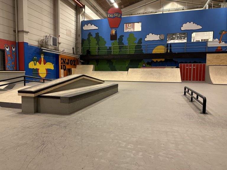 Fläkten Skatehall ramp ledge
