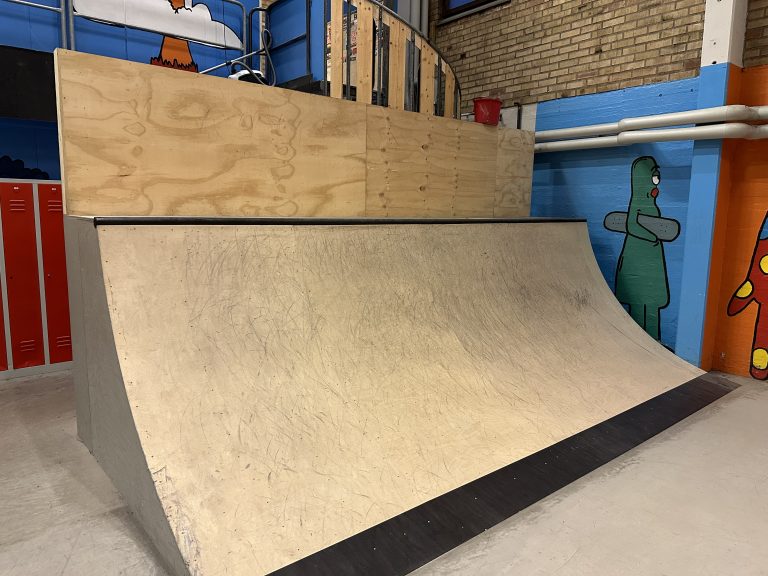 Fläkten Skatehall ramp stor