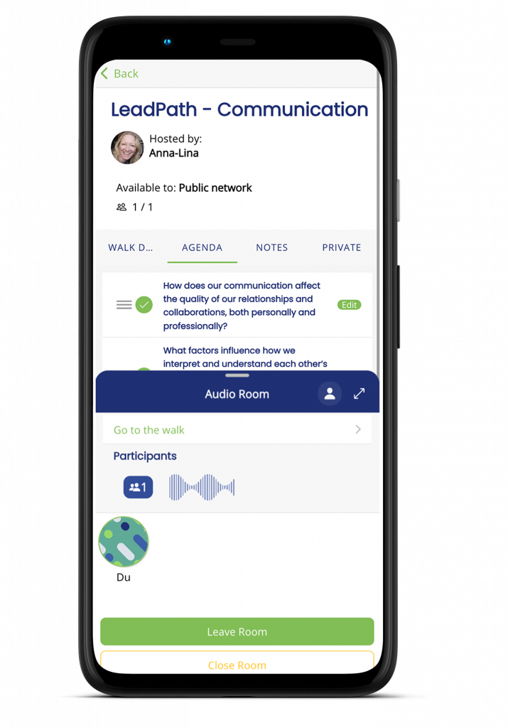 A mobile app - mock-up showing a walk-view with an active audio-room, editable agenda items, as well as a menue for shared and private notes.