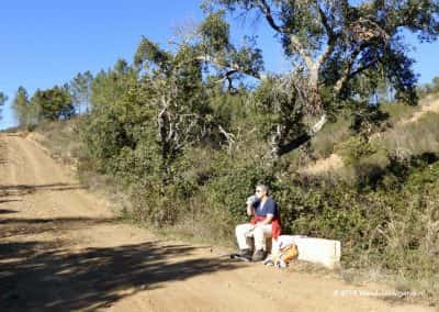 Wandelaar, wandelpad, picknick, ruig landschap