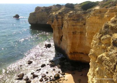 Kalkzandsteen rotswanden Algarve kust