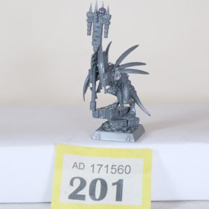 Skink Starpriest missing an arm