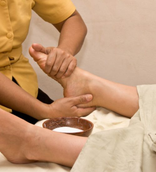 foot-massage-spa_163782-26