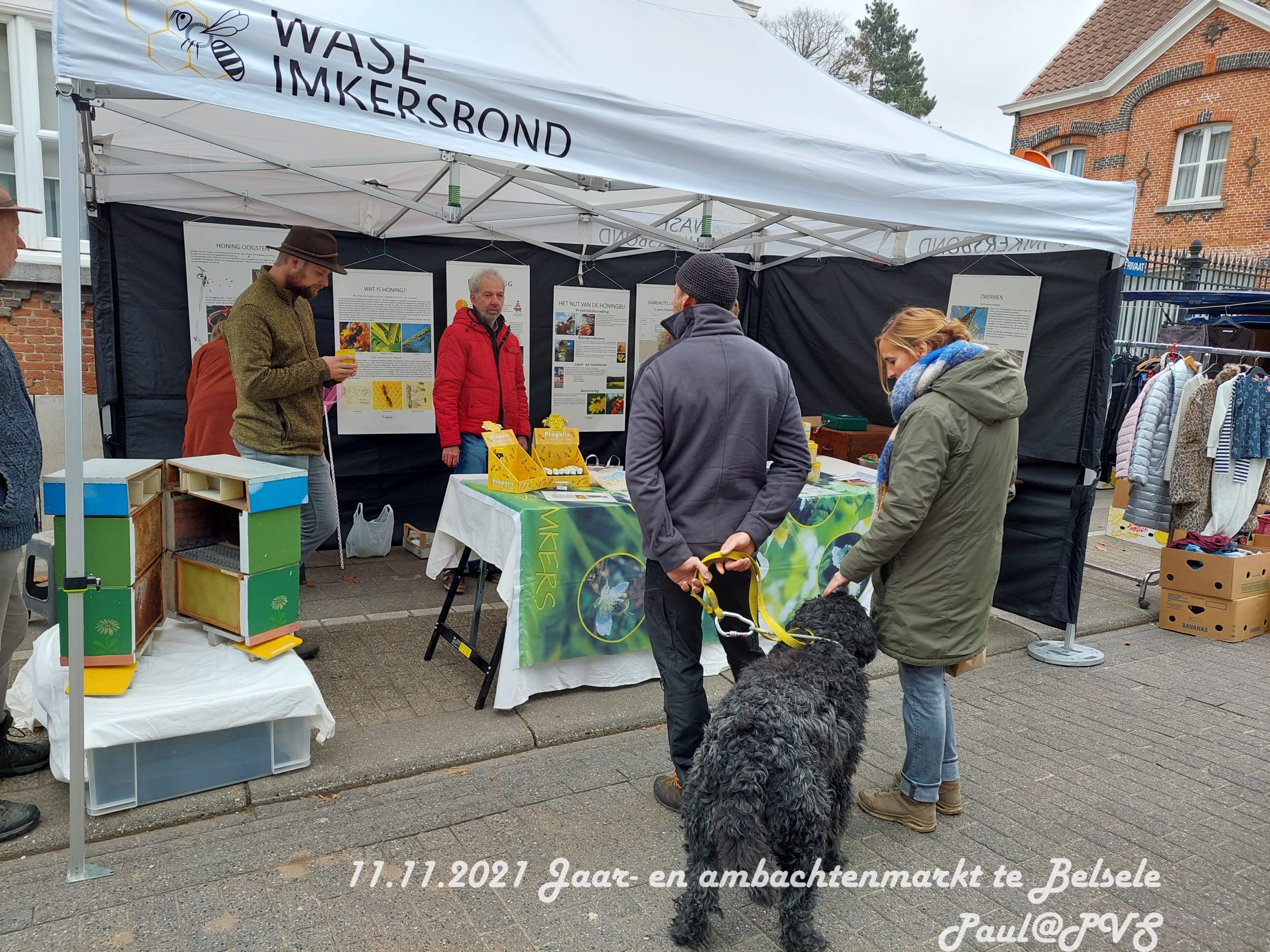 Onze vereniging met haar standje op een lokale markt