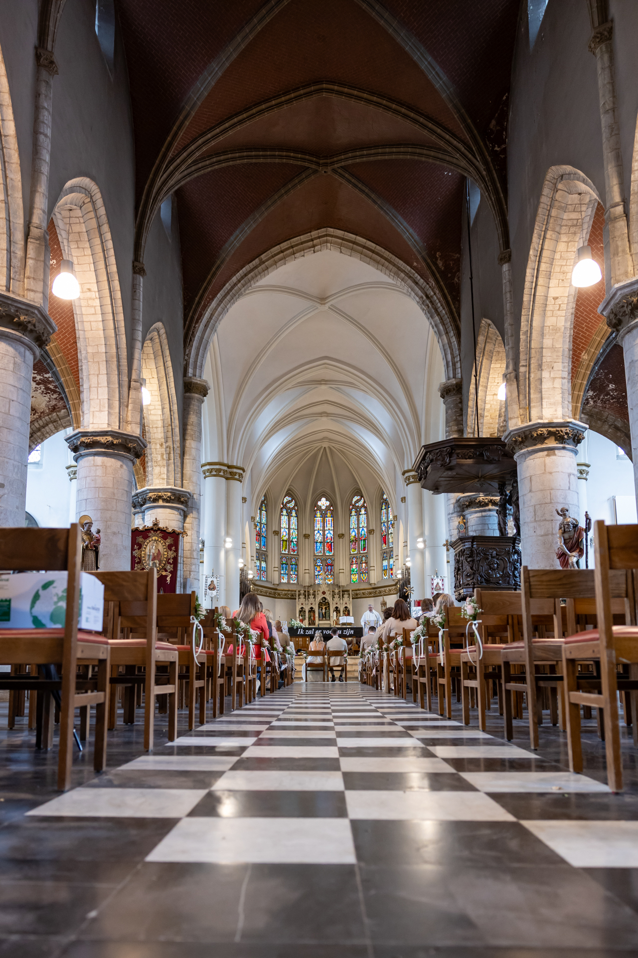 Huwelijksfotografie in Londerzeel Kerk Londerzeel