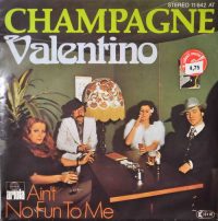 Champagne – Valentino.