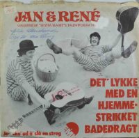 Jan & René – Det’ Lykke Med En Hjemmestrikket Badedragt.