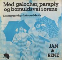 Jan & René – Med Galocher, Paraply Og Bomuldsvat I Ørerne. (BLÅ).