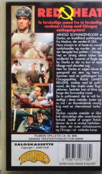 James Belushi og Arnold Schwarzenegger – Red Heat En russer rydder op i Chicago. (1988).
