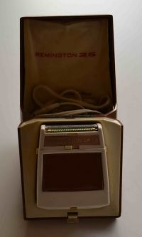 Remington 25 ‘Roll-A-Matic’ elektrisk barbermaskine (Retro).
