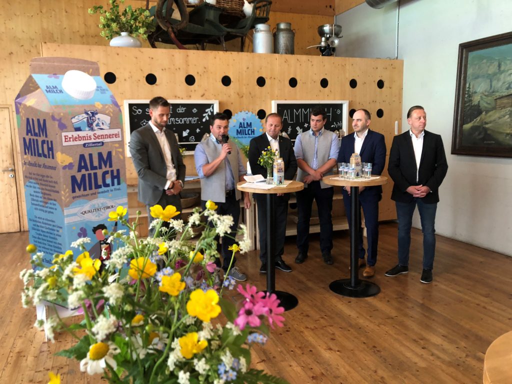 Erlebnissennerei Zillertal: Einzigartige Zillertaler Almmilch ab sofort bei Mpreis und Spar Tirol erhältlich 20 Pressekonferenz Almmilch Erlebnissennerei Zillertal