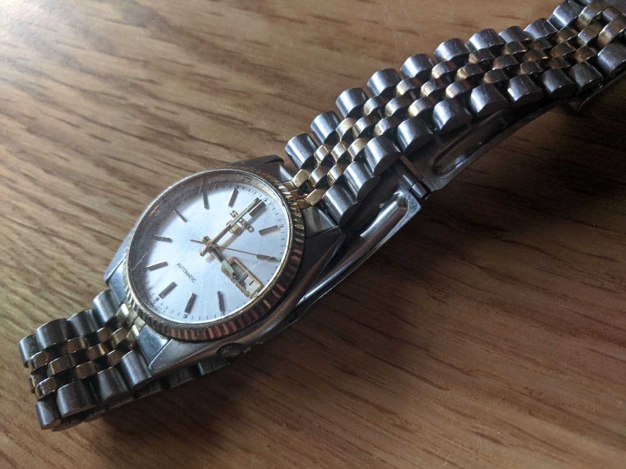 Watch Service UK, Seiko Date Just before repair - Broken Watch