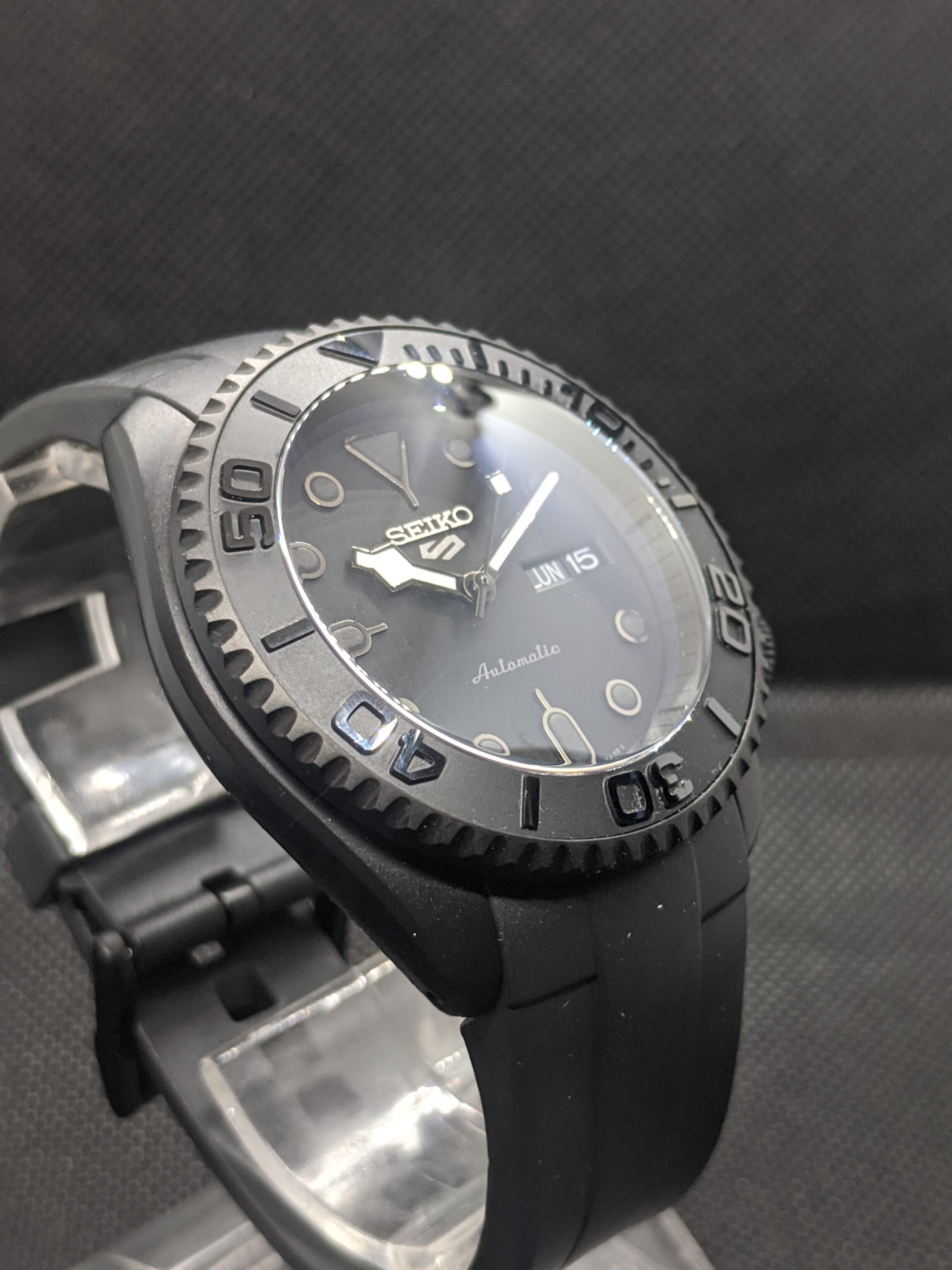 Black Seiko Submariner 