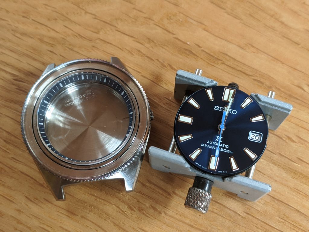 Seiko Prospex Air Diver Mod - The movement & dial with new hands are  displayed alongside the Seiko Diver case. 