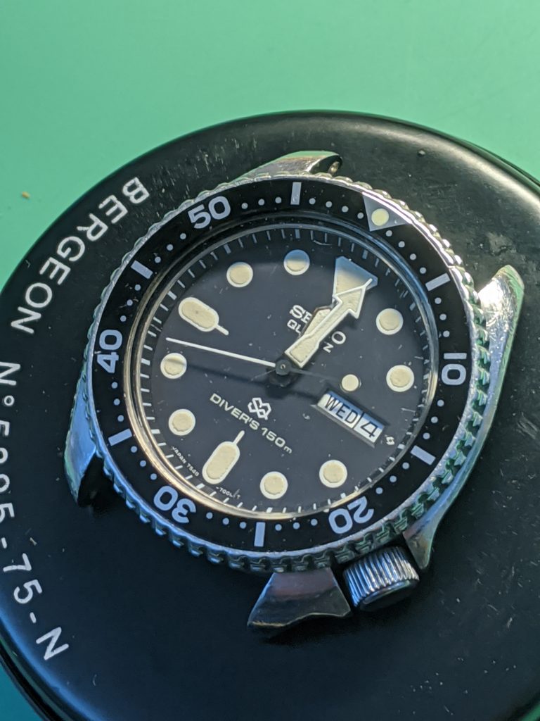 Seiko 7548-700B - Complete with used crystal and bezel to match the very well used case!