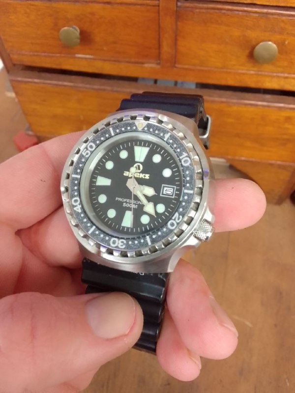 APEKS Watch Repair - fully serviced new crystal movement gaskets and a fresh look brushed in with the polisher.