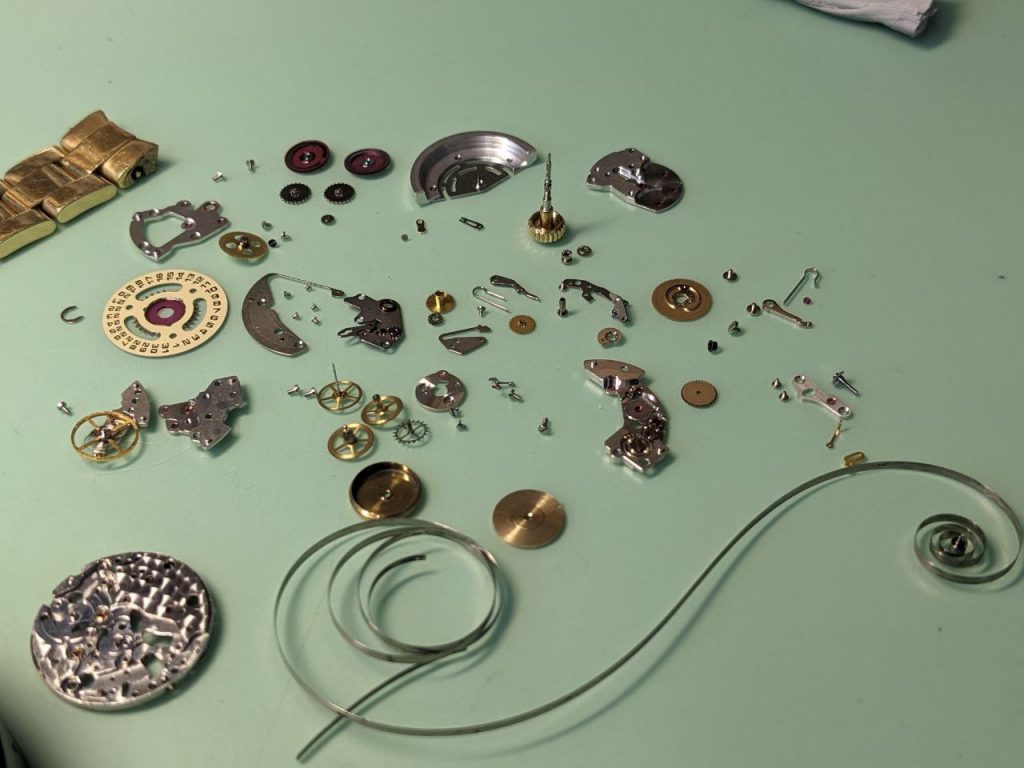 Rolex Yacht Master Service: Cal. 2135 - 169628 - Completely disassembled 2135 movement