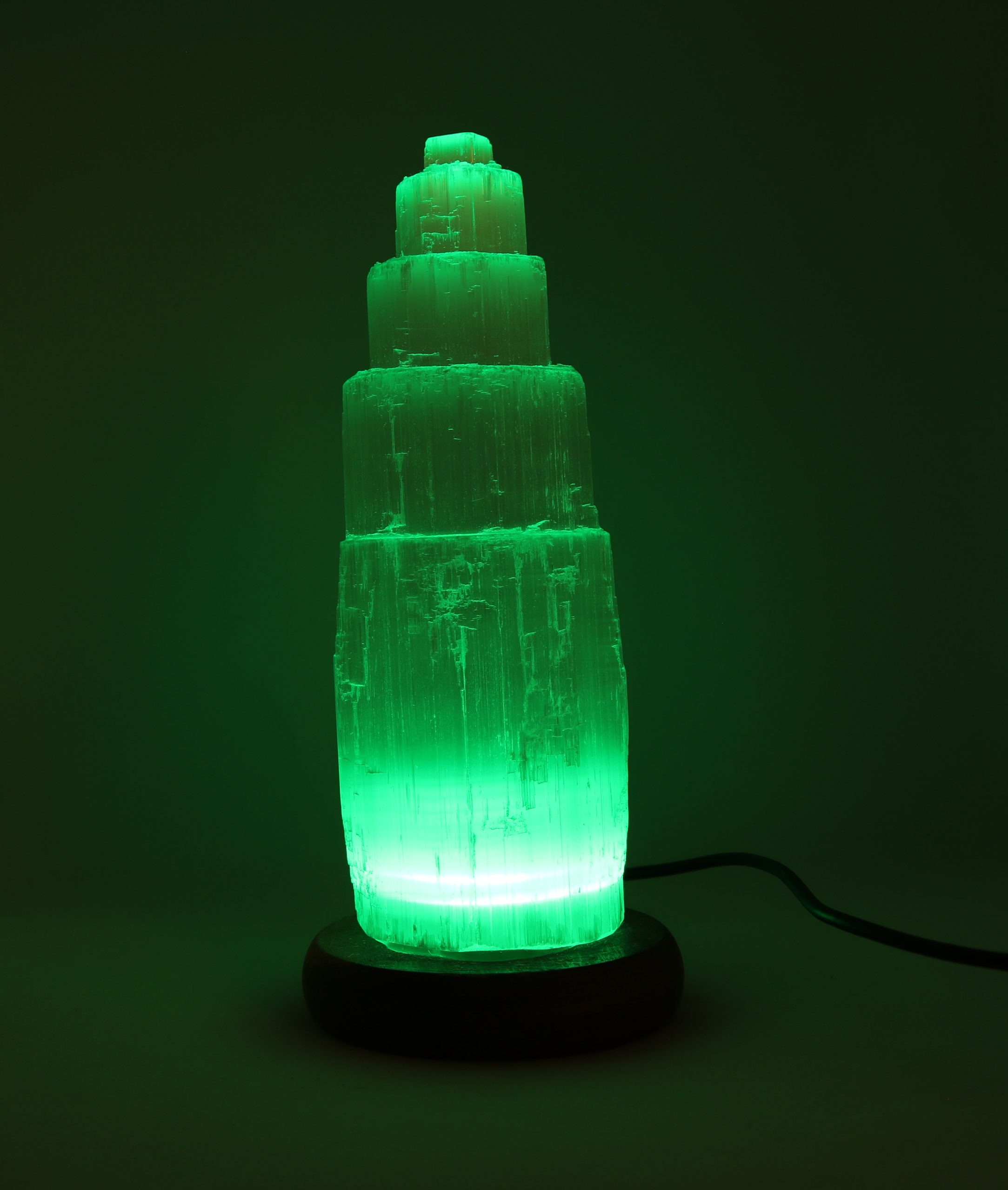 Selenit lampa med fluorescerande ljus - wellnessayurveda.se
