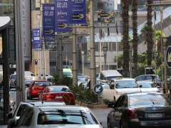 Vad du än gör! Kör inte bil själv!  - Tag en taxi in Johannesburg! Ingen bryr sig om några trafikregler och  utsikterna att överleva ökar dramatiskt  om du tar en taxi!