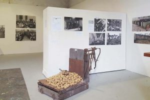 Werkhalle Wiesenburg Berlin - Exhibitions - Eine Mutter war...