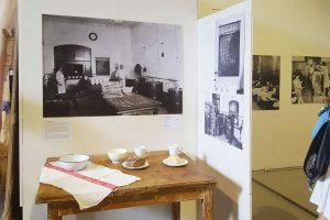 Werkhalle Wiesenburg Berlin - Exhibitions - Eine Mutter war...